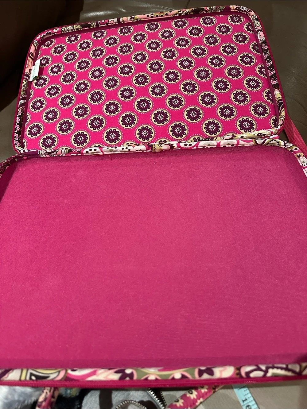 Vera Bradley Very Berry Paisley hard sided laptop case EUC  16”W  x  11”H  Like